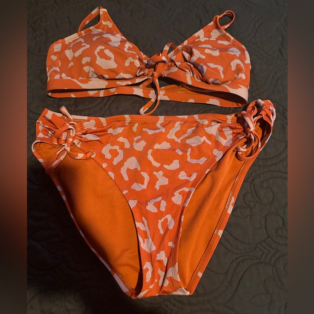 Time and Tru Women’s bathing suit.